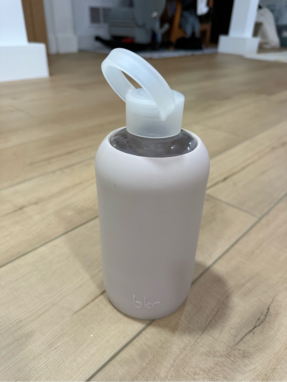 bkr Big 32 oz Glass Bottle with Silicone Sleeve 32 oz